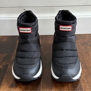 PRICE FIRM • Hunter Water Resistant Anne Snow Boots • Black •Size 7